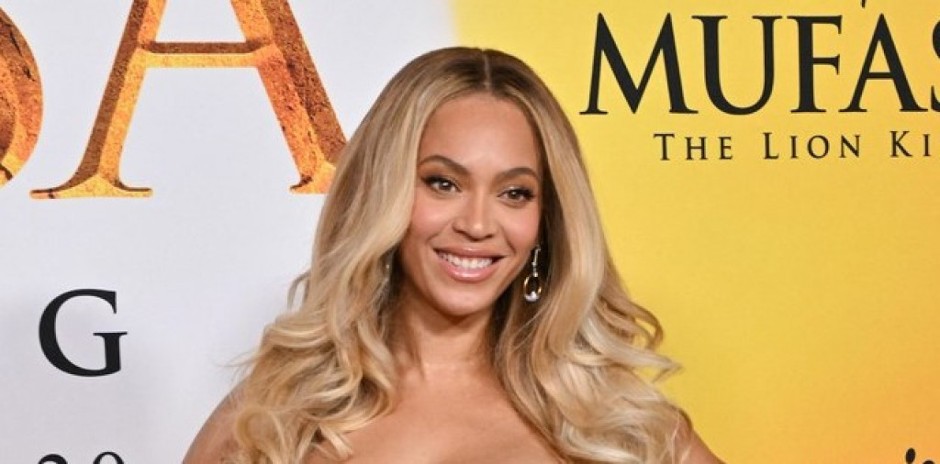 ,,Moja prelepa devojčica": Bijonse i ćerka zablistale u zlatnim haljinama na premijeri, sve je prštalo od luksuza