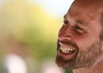 Ju, ju, ju, šta li će reći na ovo u Velikoj Britaniji, snimak videli milioni ljudi? Princ Vilijam sve više podseća na princezu Dajanu?