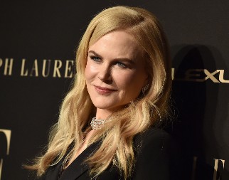 Nikol Kidman u haljini od cveća: Romantičnim stajlingom na crvenom tepihu očarala ceo svet!