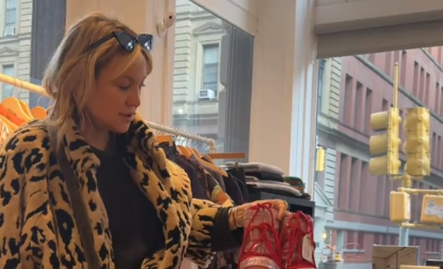 Bez ove torbice nećete izlaziti napolje: Idealna za jurnjavu po gradu, nije glomazna, ali ni minijaturna, bolju odavno nismo videli