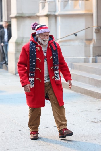 Da li prepoznajete ovog legendarnog glumca? Svi na ulici su se okretali za njim, a kad su videli ko je pitanju nastala je opšta histerija!