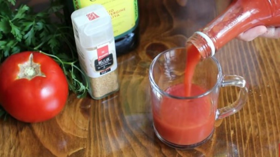 Skida plak sa arterija:  U sok od paradajza dodajte ove 3 namirnice i zaboravite na loš holesterol i trigliceride