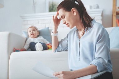 Svekrva mi je zagorčala život: Neće ni da vidi unuku, okrenula muža protiv mene, a naljutila se zbog ovoga čim sam se porodila