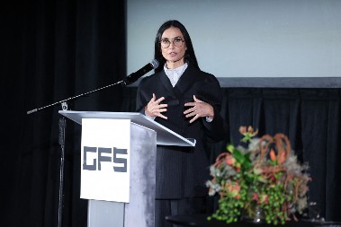 "Uče nas da moramo da budemo mirne kao bubice i ćutimo kao zalivene": Demi Mur progovorila o večitom problemu sa kojim se susreću žene