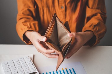 Ostaće bez dinara ove zime: Ova 3 horoskopska znaka će bankrotirati, bolje bi im bilo da pritegnu kaiš!