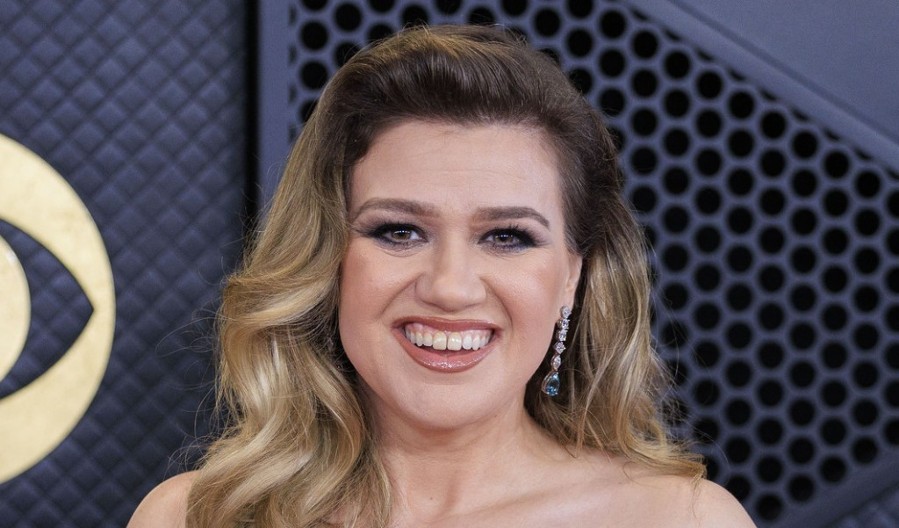 Suknja u kojoj ćete zablistati kao zvezda: Nema boljeg komada za doček Nove godine, evo kako da ga stilizujete na pravi način