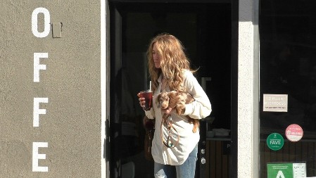 "Ja sam alkoholičarka i zavisnica od heroina": Ćerka pokojne muzičke legende ogolila dušu pred celim svetom