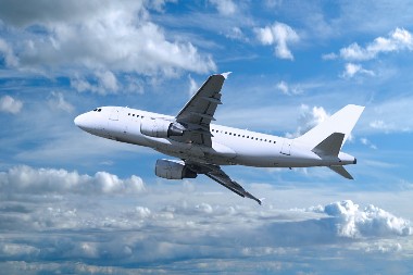 Spavao je u avionu kada mu je prišao drugi putnik: Nije progovorio ni reč, već uradio nešto zbog čega će vam se okrenuti želudac