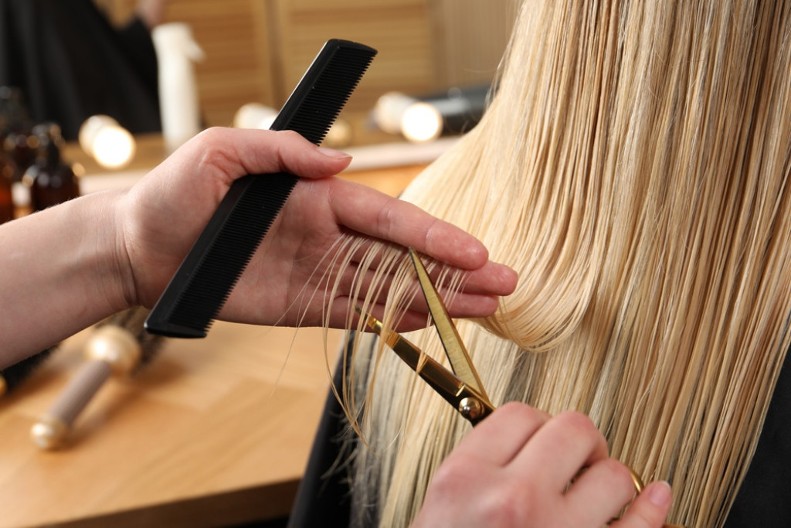 Postaće još oštećenija ako odmah ovo ne uradite: Evo kako se održava kosa tokom zime, biće savršena kada dođe leto