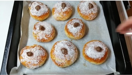 Izbegnite na prženje u ulju: Jednostavan recept za preukusne krofne iz rerne, gotovo za samo 15 minuta