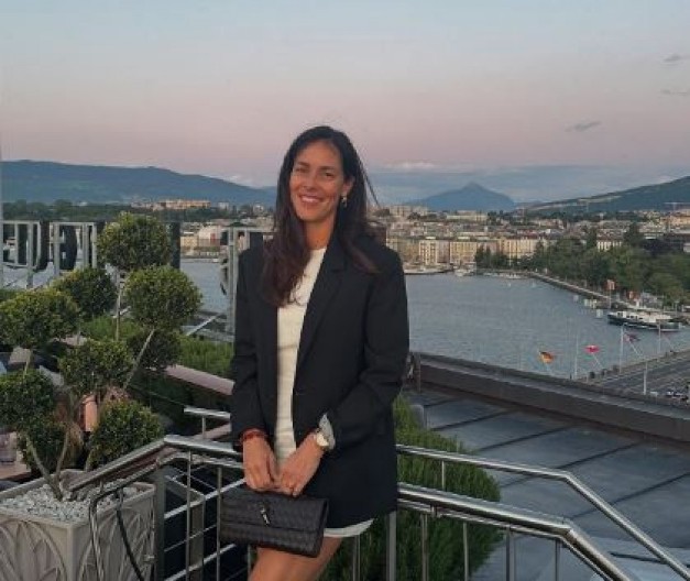 Ana Ivanović mamila poglede u minijaturnoj suknjici: Svi gledali u jedan detalj! Gde je nestao prsten?