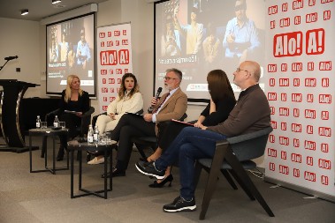 Ministar Ristić i Jelena Trivan o značaju digitalne pismenosti: Deca retko prijavljuju nasilje, roditelji nisu dovoljno obavešteni