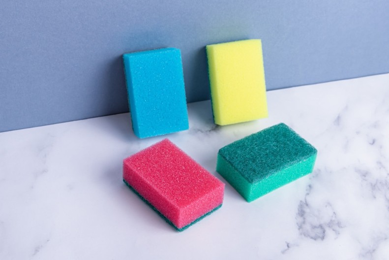 Nije slučajno što su sunđeri različite boje: Svaka ima svoju namenu i način upotrebe, ovo će vam olakšati rad u kuhinji