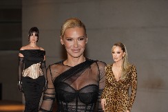 Nataša, Sara i Sajsi, koja više grmi? Poznate dame zablistale na crvenom tepihu, Seka Aleksić bacila sve u trans?