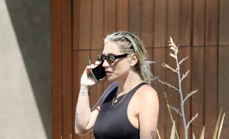 Voli da šokira: Pevačica prošetala u nestašnom izdanju, jednim potezom dala sve na izvolite