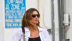 Tašna koju mora da ima svaka žena: Savršeno praktična, kombinuje se uz apsolutno sve, a tek kad vidite koliko stvari staje u nju