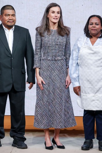 Kraljica Leticija pokazala da tvid ne izlazi iz mode: Njena haljina pristaje svakoj građi, a savršena je za hladne zimske dane