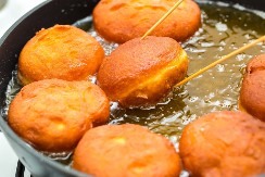 Pekari uvek dodaju jedan tajni sastojak u testo za krofne: Zato nikada ne upijaju ulje