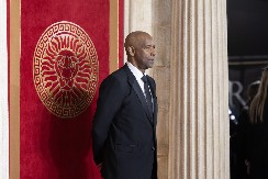 Čude se koliko je prizeman uprkos milionima: Ovaj glumac važi za najskromnijeg čoveka u Holivudu, a može bukvalno da para oblacima