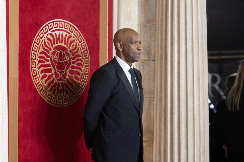 Čude se koliko je prizeman uprkos milionima: Ovaj glumac važi za najskromnijeg čoveka u Holivudu, a može bukvalno da para oblacima