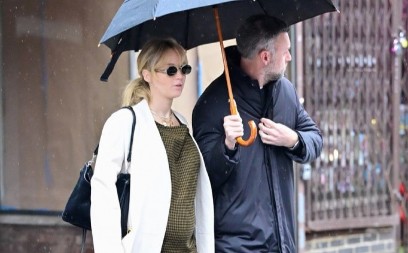 Jedine čizme koje ćete nositi ove sezone: Neodoljivo privlačne, čine noge vizuelno dužim, a materijal će vas osvojiti na prvi pogled