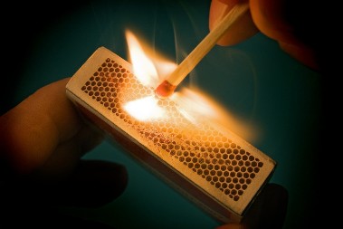 Zapalite loše navike: Transformišite život u 5 koraka, mnogo je lakše nego što mislite