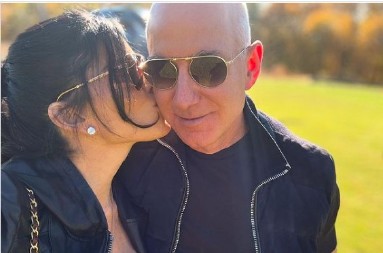 Sad znamo kako je zavela bogataša: Najpoznatija ljubavnica objavila šokantne fotografije, pričaju da je odala njihovu tajnu iz kreveta