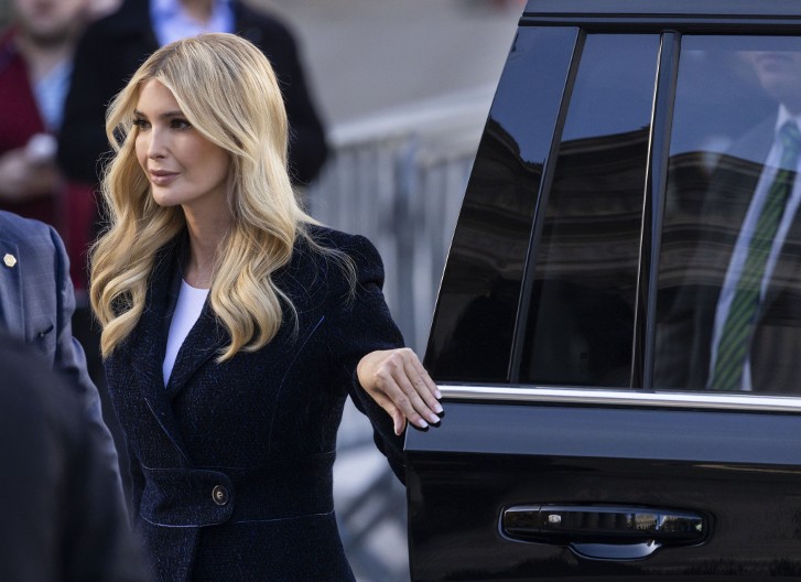 Ivanka Tramp se razgolitila u kupaćem kostimu, pa pokazala čime raspolaže: Muškarcima popadale vilice kad su je videli obnaženu