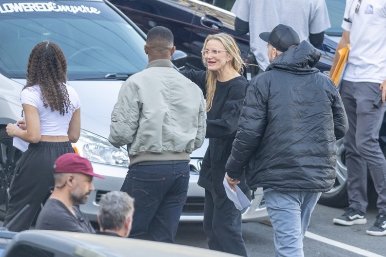 Iznenada se onesvestio, a onda su usledile nedelje agonije: Poznati glumac je za dlaku izbegao smrt, pre toga žalio se na jaku glavobolju