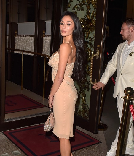 Prodavala je svoju krv da bi kupila hranu: Danas je milionerka, nosi titulu najlepše na svetu, a svaki muškarac s kojim je bila je ostavio