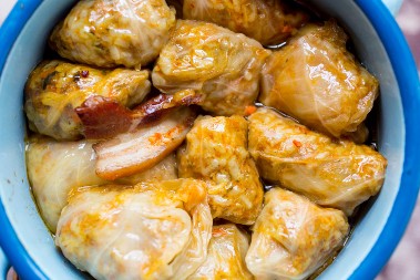 Koliko dugo sme stajati sarma posle Svetog Jovana? Sve zavisi da li je držite u frižideru ili u zamrzivaču