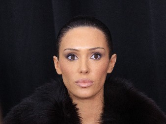 Kao da je "ispala" iz filma za odrasle: Kanjeova žena nadmašila samu sebe, zbog ovoga i najsmeliji crvene!