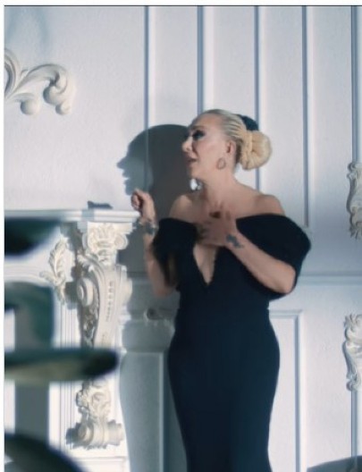 Poginula pred ćerkinim očima: Poznata pevačica tragično izgubila život, snimak otkriva jezive detalje!