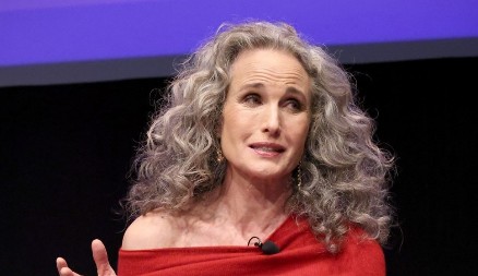 ,,Mislila sam da se raspadam": Glumica je jedva izvukla živu glavu, hrabro se borila protiv retke bolesti koja pogađa kukove