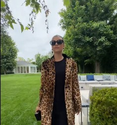 Svi žele da imaju usne kao ona: Sofija Riči pokazala kako dobije prirodno pun izgled i oduševila žene