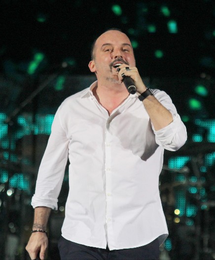 Ovo je rođeni brat Tonija Cetinskog: Mnogo je bolji frajer od pevača, a kada mu vidite trbušnjake sve će vam biti jasno