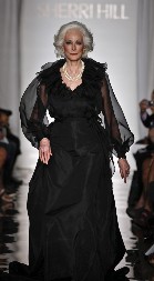 Ima 94 godine i još uvek radi: Najstarija manekenka na svetu otkriva svoju tajnu večne lepote