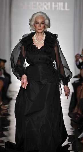 Ima 94 godine i još uvek radi: Najstarija manekenka na svetu otkriva svoju tajnu večne lepote