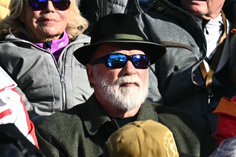 Opet je pokazao koliko ceni svoje poreklo: Da li možete da ga prepoznate sa gustom sedom bradom i šeširom?