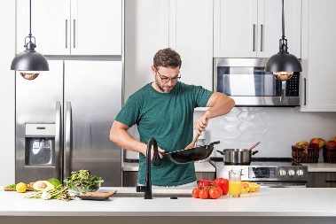 Držite ovaj ukras na frižideru? Novac će početi da curi iz vaše kuće