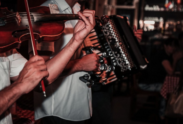 Pesmu "Jednoj ženi koje nema više", napisao kroz suze, na kafanskoj salveti: Čuveni pevač svoj najveći hit posvetio Silvani