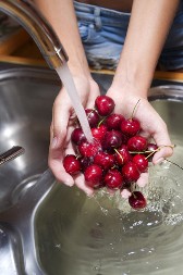 Ceo život pogrešno perete trešnje: Samo ovako se neće smežurati i propasti