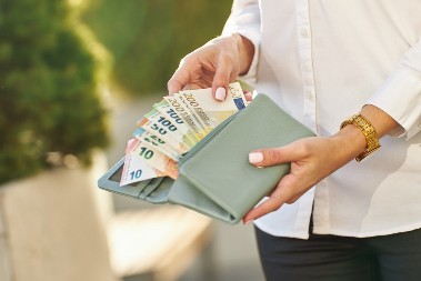 Sreća ih je najzad pogledala: Ova 3 znaka horoskopa će do 15. juna iznenada dobiti novac ili bolji posao!