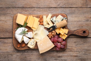 Ovo je najgori sir za creva: Izaziva nadutost stomaka, a možda ga jedete svaki dan!