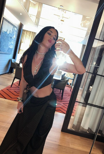 Priznala ljubavnu aferu s političarem: Pevačica potvrdila glasine na koncertu, bivši muž bio u prvom redu!