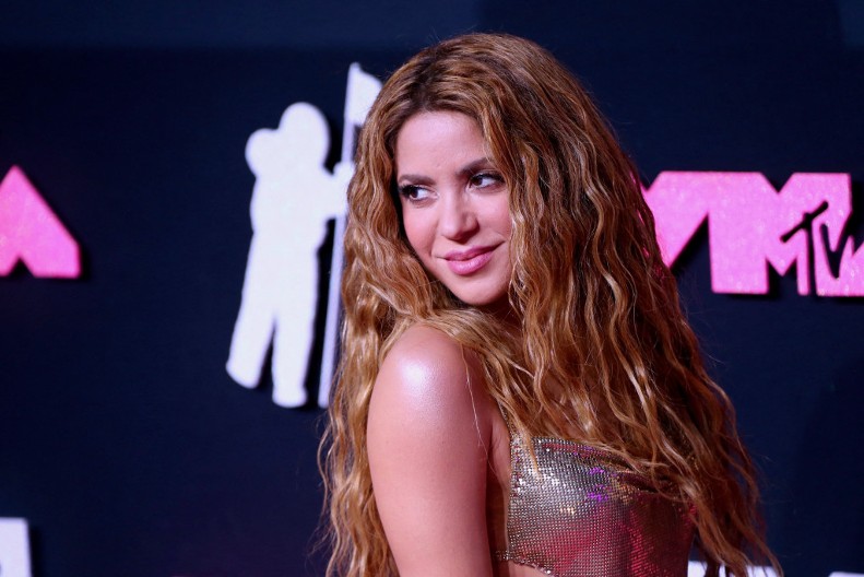 Ostavio ljubavnicu kod kuće i odleteo pravo kod Šakire i njihove dece: Pike sve iznenadio neočekivanom odlukom, da li je na pomolu pomirenje?