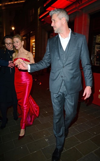 Zvezda filmova o Bridžit Džons je zaprošena? Jedan detalj je vešto sakrivala, ali kamera ga je ipak "uhvatila"