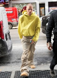 Juri ulicom kao izgubljen slučaj: Tek je postao otac, a umesto da ga dete smiri, njegovo ponašanje je vrlo zabrinjavajuće