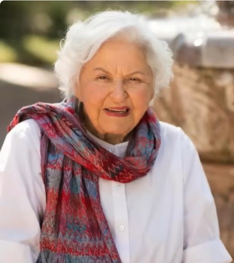 Baka ima 103 godine i lice bez bora: Ceo život ima 2 navike za negu kože, jedna je besplatna, a druga košta samo 400 dinara!