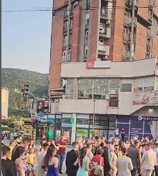 Luka iz Užica oduševio celu Srbiju! Na matursku žurku poveo bebu umesto devojke!